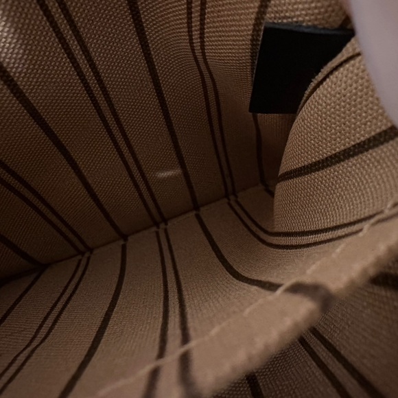 LV NeverFull Pouchette - Picture 7 of 13